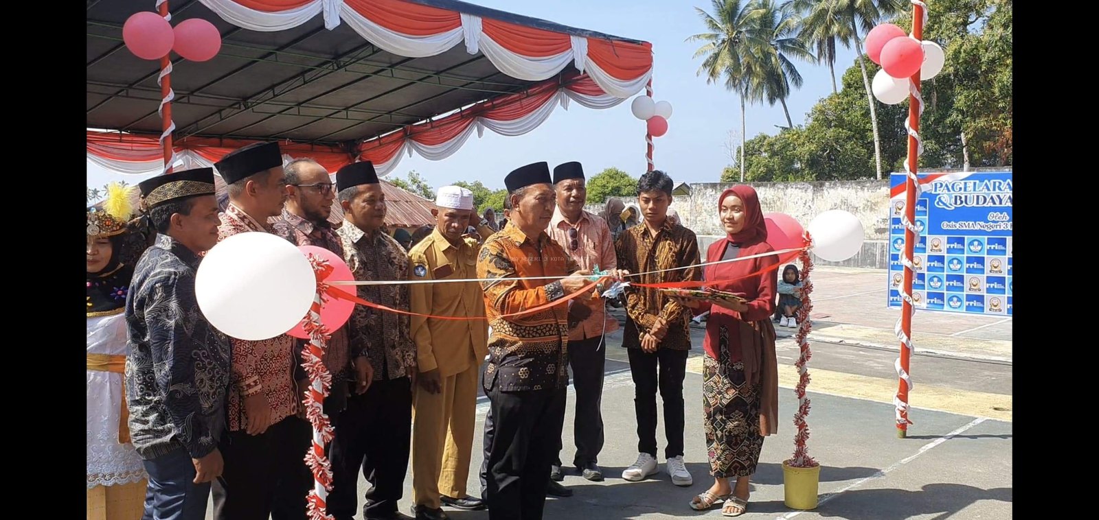 Dengan Semangat Sumpah Pemuda, OSIS SMA Negeri 3 Kota Ternate Menggelar Pagelaran Seni & Budaya Ke-3