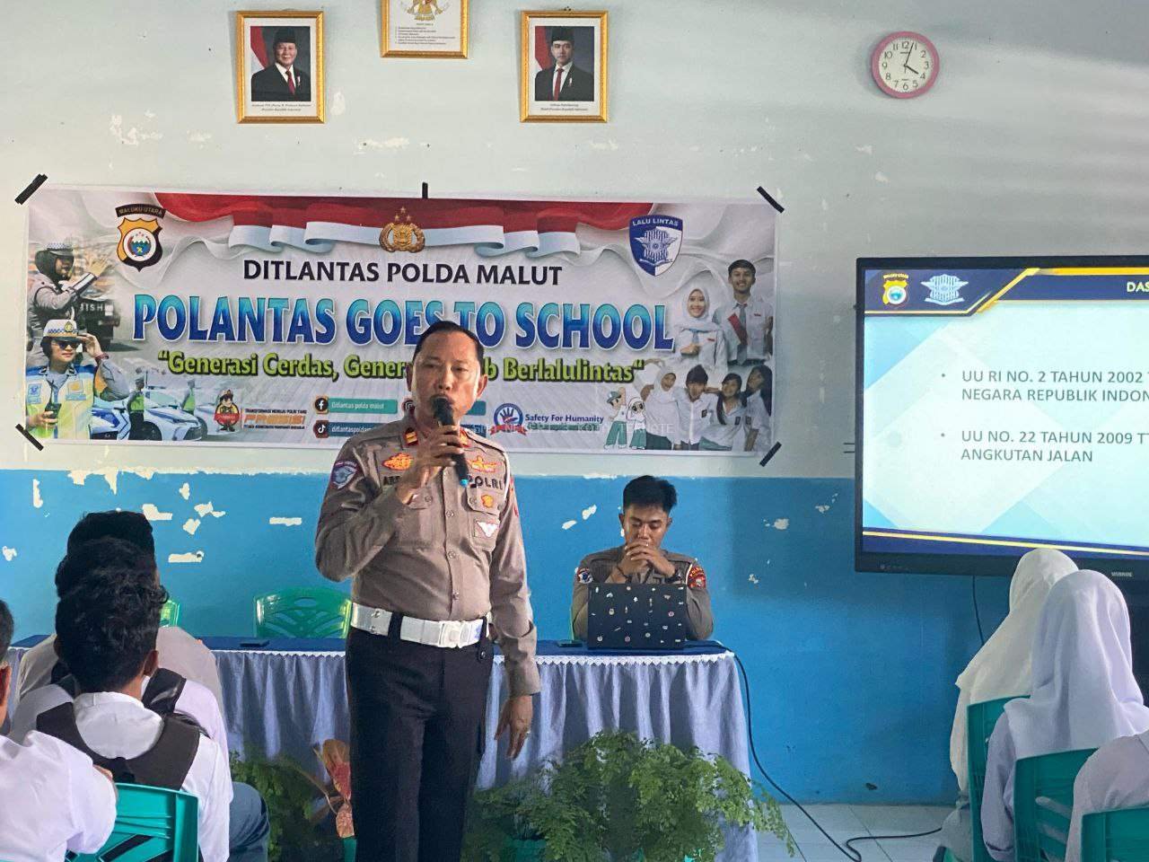 POLANTAS GOES TO SCHOOL 